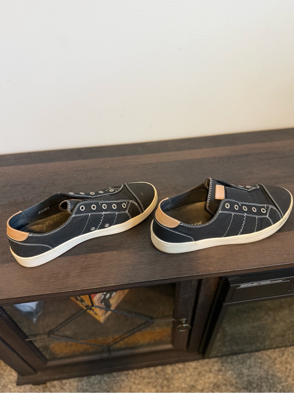 Spenco sneakers